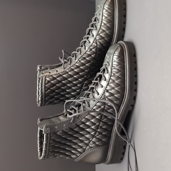 Schutz Woman's Black Quilted Leather Lace-Up Boots,size 5 - Picture 1 of 9